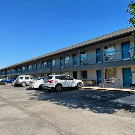 Econo Lodge Inn & Suites Enid South-3