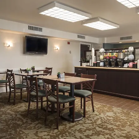 Ramada By Wyndham Boston-2