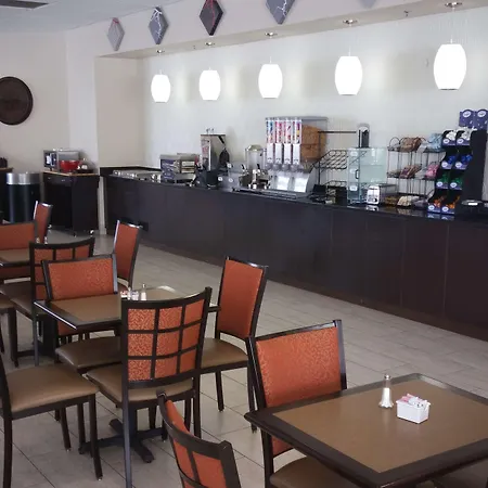 Ramada By Wyndham Lexington North Hotel & Conference Center-3