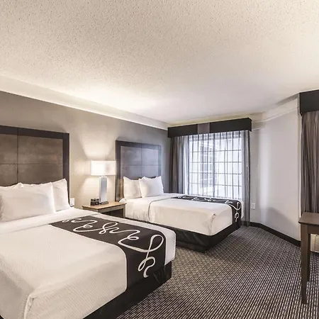 La Quinta Inn & Suites By Wyndham Austin Near The Domain-2