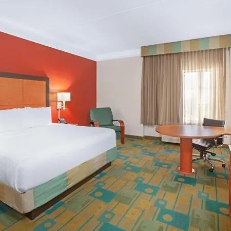 La Quinta By Wyndham Houston Galleria Area-3