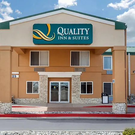 Quality Inn & Suites Limon-3