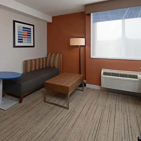 Holiday Inn Express & Suites Seattle-Sea-Tac Airport By Ihg-3