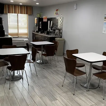 Super 8 By Wyndham Lincoln-2