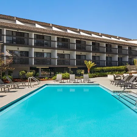 Hilton Garden Inn Monterey-3