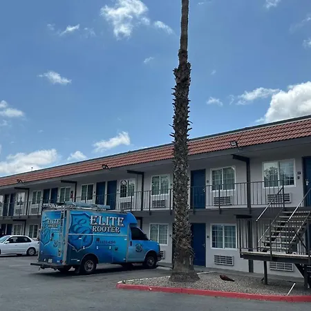 Studio 6 Suites San Ysidro CA San Diego South Bay-2