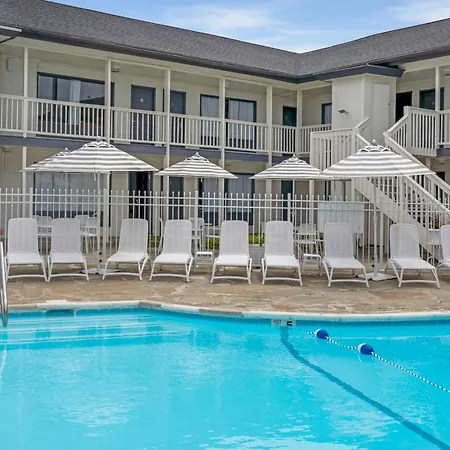 A Wave Inn - Montauk-2