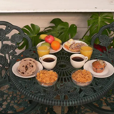 Wicker Guesthouse-2