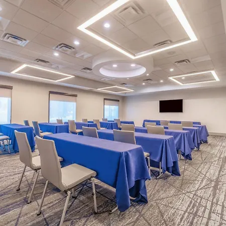 Holiday Inn Express & Suites Kansas City Airport By Ihg-2