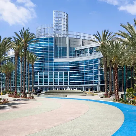 Holiday Inn Hotel & Suites Anaheim By Ihg-3