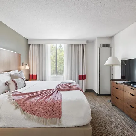 315 LoSo Hotel Airport-2