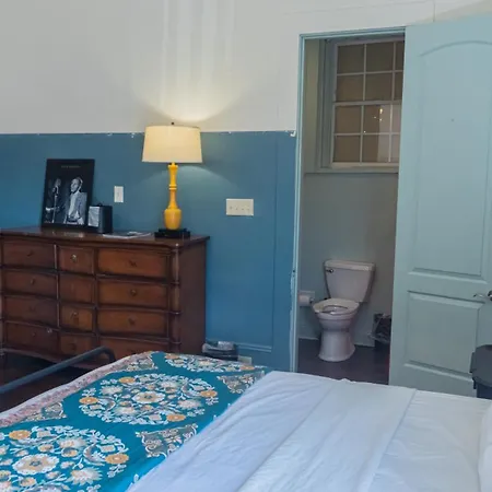 Historic Mardi Gras Inn-3