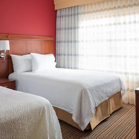 Courtyard By Marriott Indianapolis Airport-3