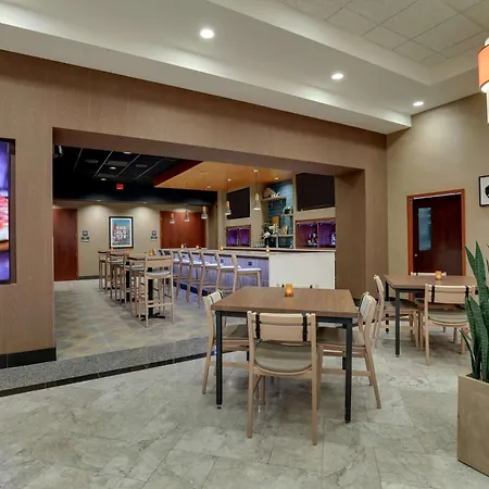 Drury Inn & Suites Charlotte Arrowood-2
