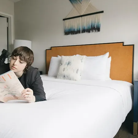 Redford Hotel-2