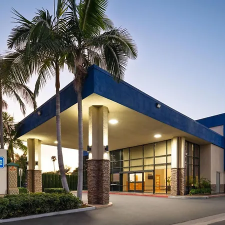Travelodge Inn & Suites By Wyndham Anaheim On Disneyland Dr-3