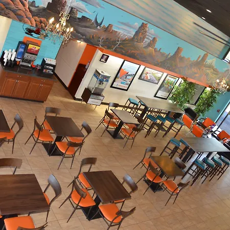 Howard Johnson By Wyndham Yuma-3
