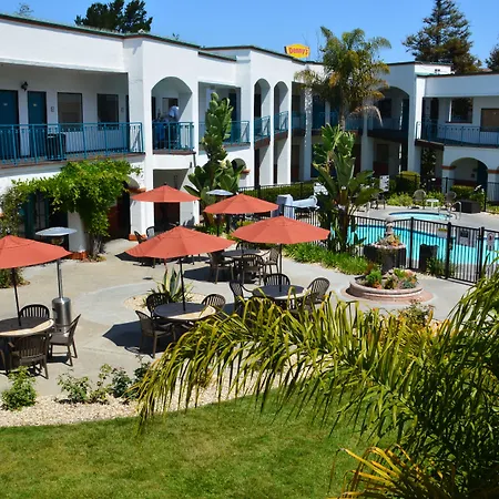 Oxford Suites Pismo Beach-3