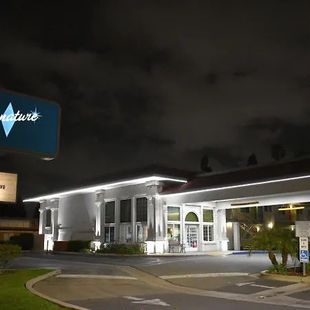 Signature Anaheim Maingate-3