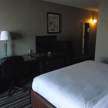 Travelodge By Wyndham Memphis Airport/Graceland-2
