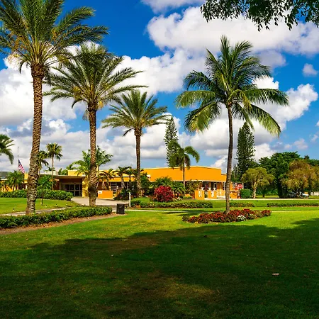 Clarion Inn & Suites Miami International Airport-2