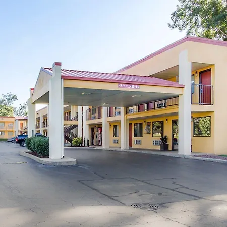 Econo Lodge-2