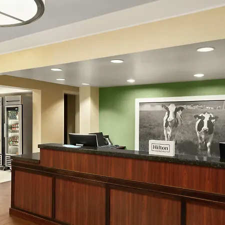 Hampton Inn Portland Airport-2