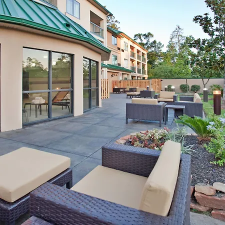 Courtyard Houston The Woodlands-2