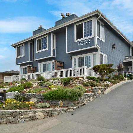Sand Pebbles Inn-3
