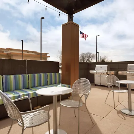 Home2 Suites By Hilton Milwaukee Airport-3