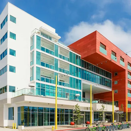 Courtyard By Marriott Santa Monica-2