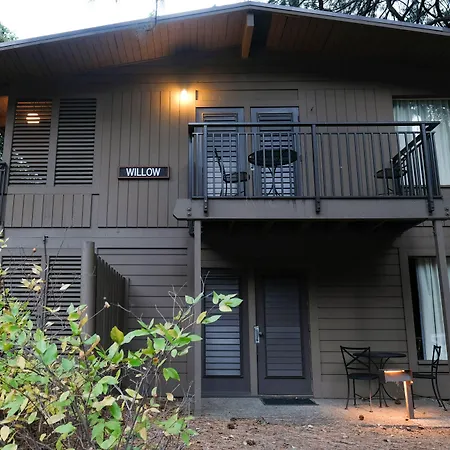 Yosemite Valley Lodge-2