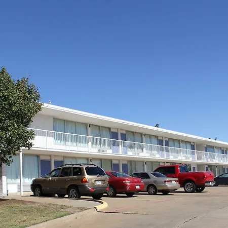 Lonestar Inn And Suites-3