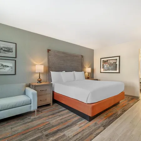 Best Western Plus King'S Inn And Suites-2