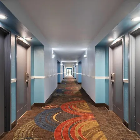 Days Inn By Wyndham Lincoln-2