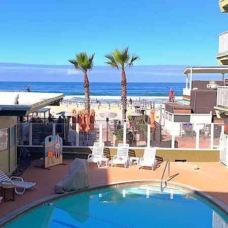 Surfer Beach Hotel-2