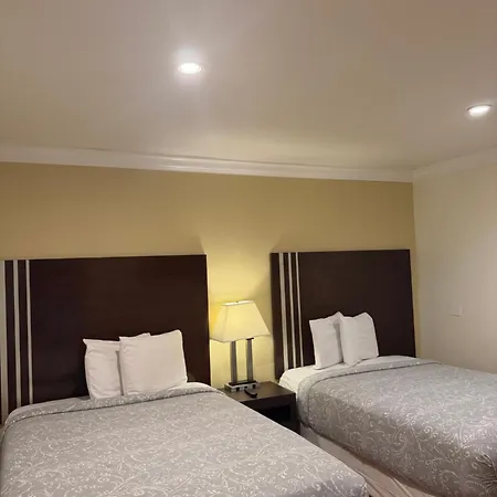 Lombard Plaza Motel-3