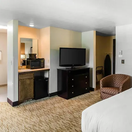 Comfort Inn & Suites Ashland-3