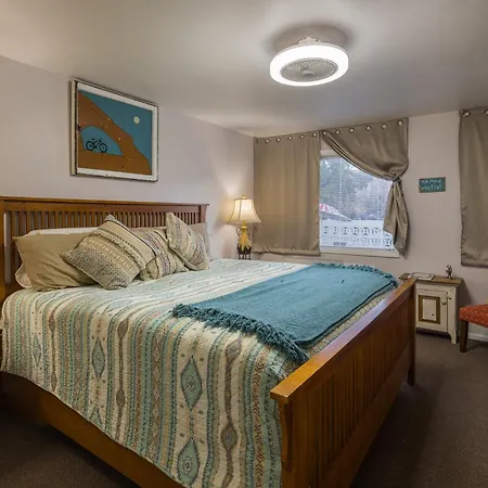 Apache Motel-3