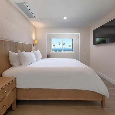 La Jolla Cove Suites-2