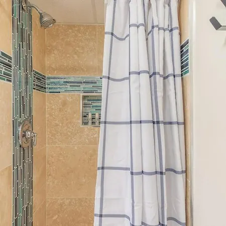 Kona Islander Inn 112-3