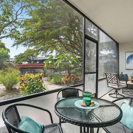 Park Shore Resort By Mike Z Rentals (Adults Only)-2