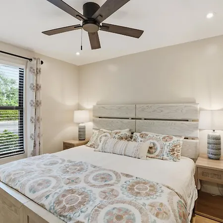 Park Shore Resort By Mike Z Rentals (Adults Only)-3