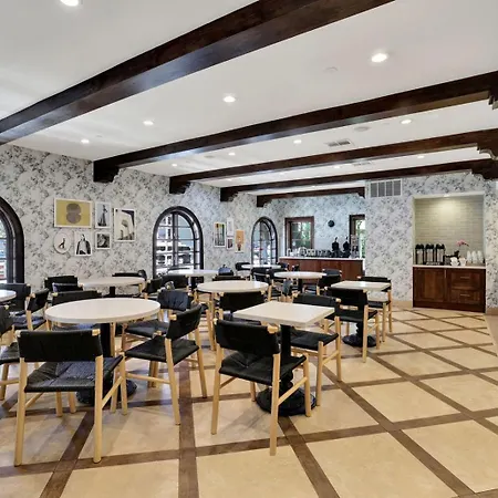 Best Western Plus Sunset Plaza Hotel-2