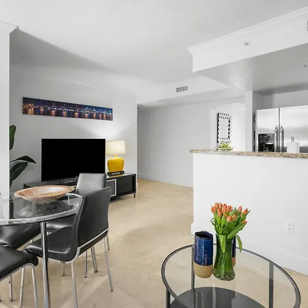 The Mutiny Luxury Suites Hotel-3