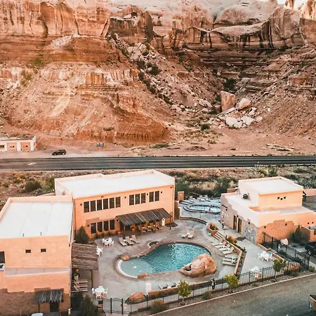 Bluff Dwellings Resort-2