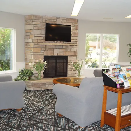 Super 8 By Wyndham Traverse City-2