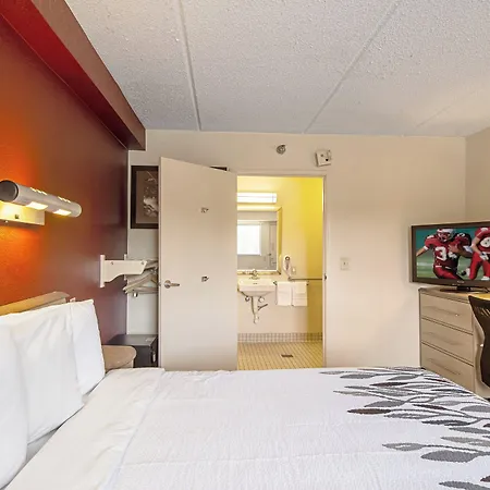 Red Roof Inn Toledo University-3