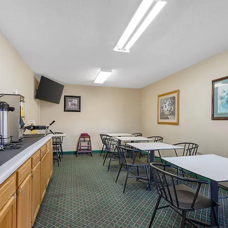 Econo Lodge Longmont East-3
