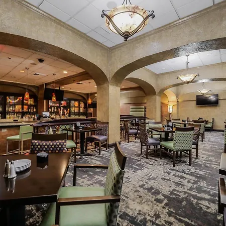 Crowne Plaza Cleveland Airport-2